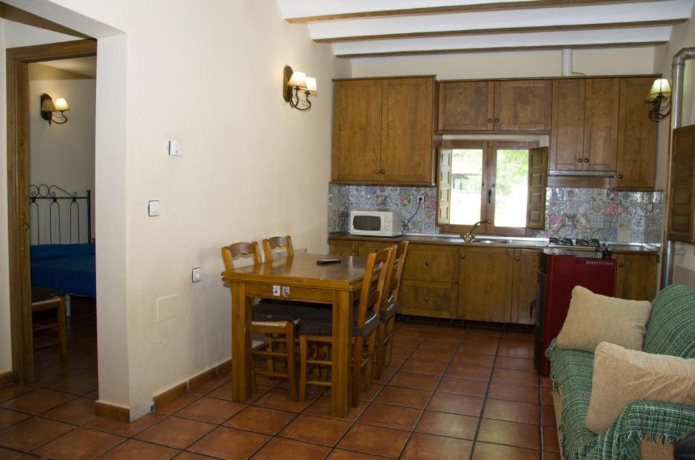 Camping Las Nogueras De Нерпио Экстерьер фото