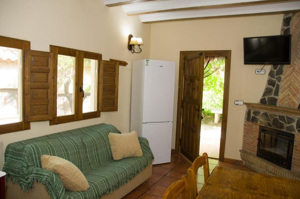 Camping Las Nogueras De Нерпио Экстерьер фото