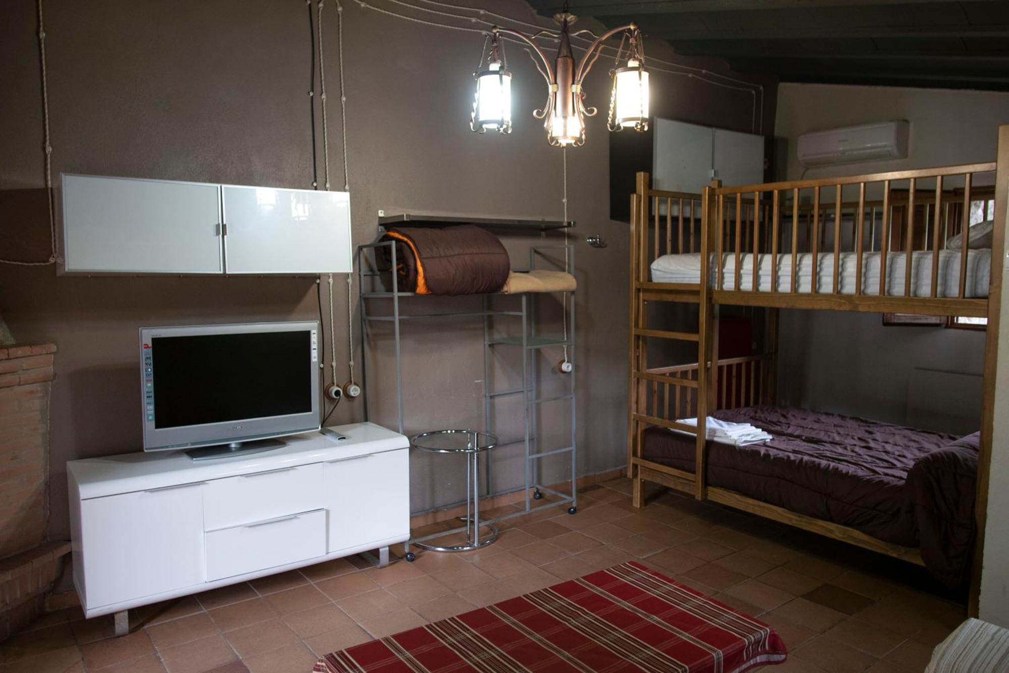 Camping Las Nogueras De Нерпио Экстерьер фото