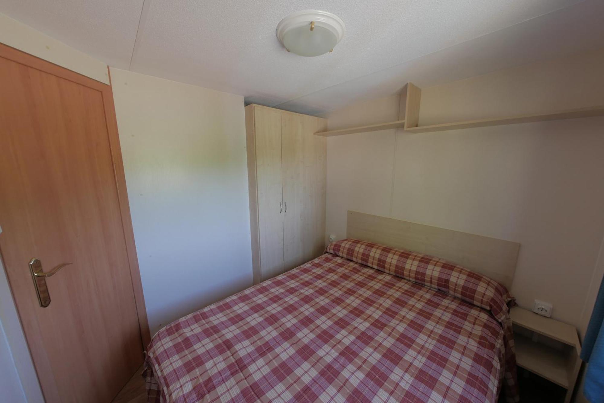 Camping Las Nogueras De Нерпио Экстерьер фото