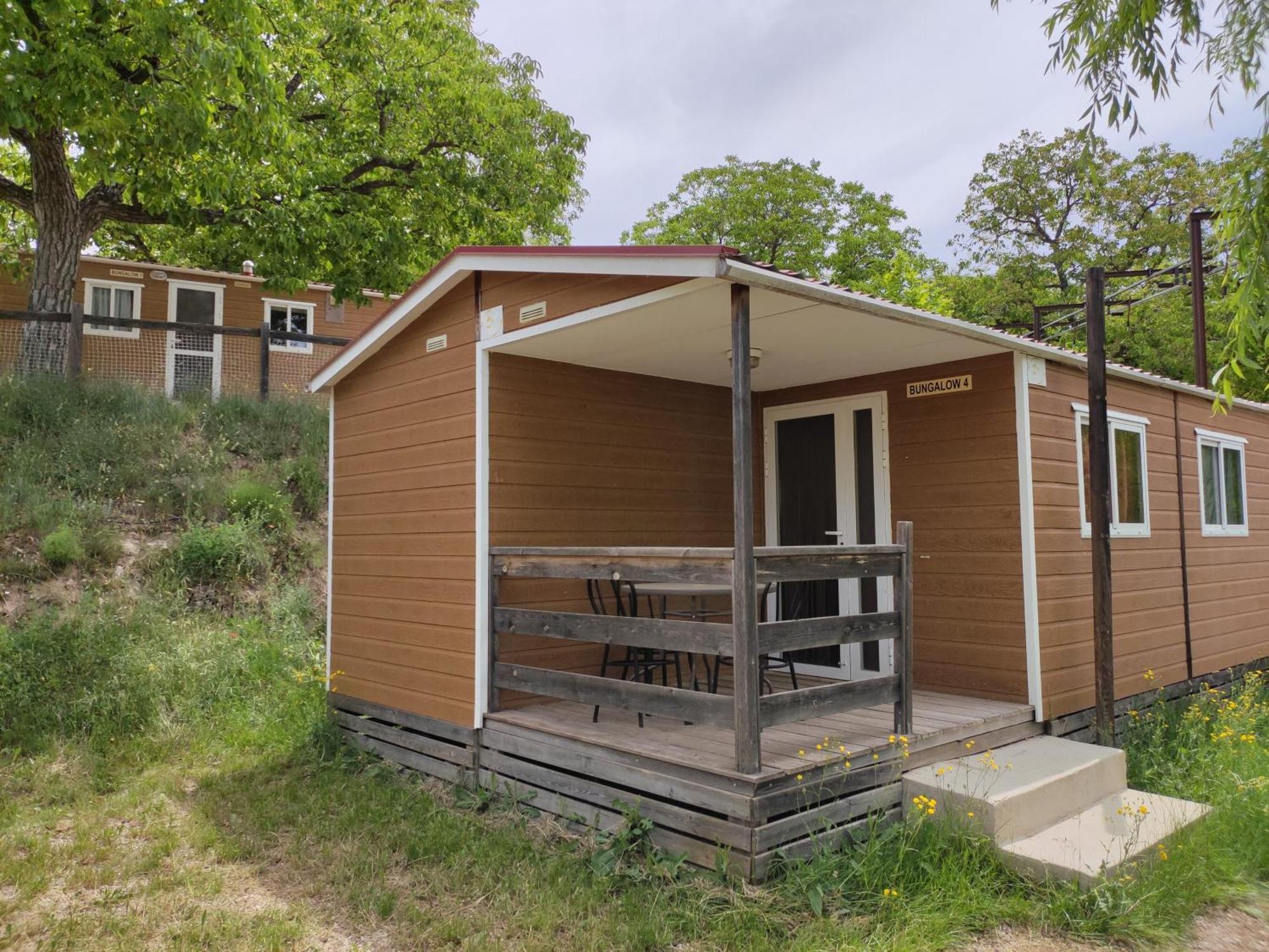 Camping Las Nogueras De Нерпио Экстерьер фото